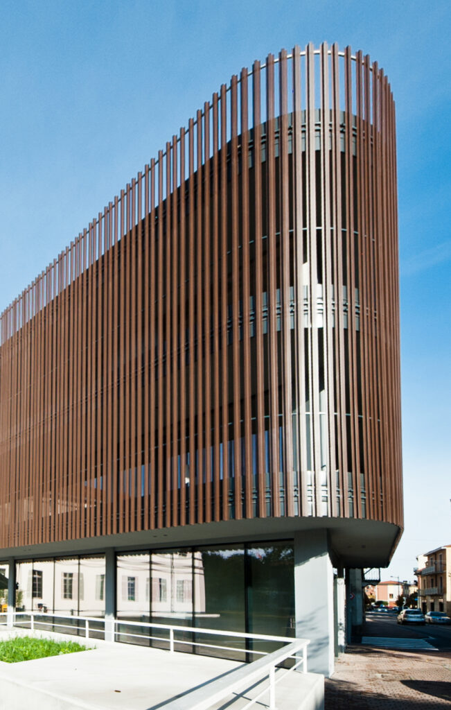 Il nuovo edificio dello Studio Lozza Biffi ha un design unico